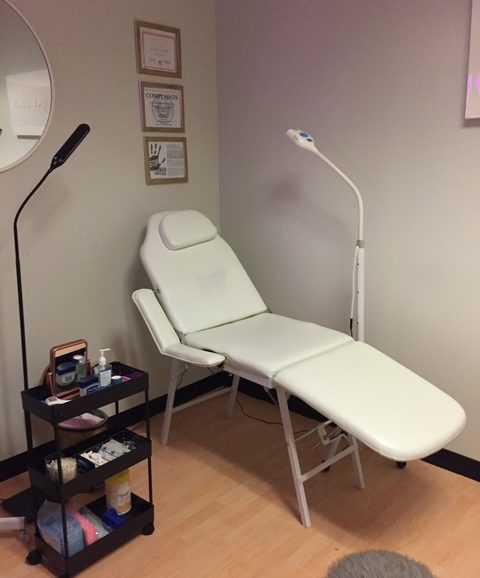 Spa vs Private suite for Estheticians business ownership in Hurst. Hurst esthetician opportunities for better beauty profit retention at a private salon suite at Salon Suites of HEB in Hurst, Texas. Hair salon suites near me, salon suites, salon suites for rent, salon suites near me