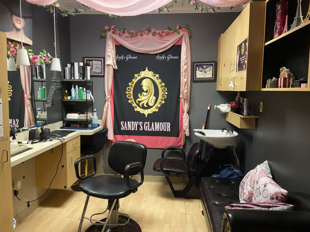 salon suite customization, salon branding, Hurst TX salon suites, beauty workspace design, Salon Suites of HEB is the top rated salon suites in Hurst. Offering beauty professionals the best Hurst salon studio to run their individual beauty business. Hair stylists, estheticians, massage therapists, and more can find the perfect home for their business at our Hurst salon suites. Salon suites in Hurst, Hurst salon suites for rent, salon studios for rent in Hurst, Hurst salon for rent. 