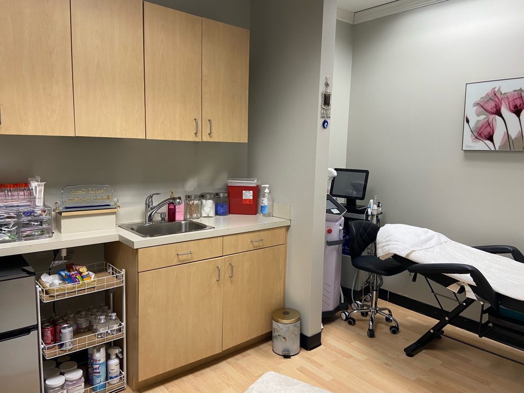 Learn some work life balance tips for a better beauty professional lifestyle, with flexible salon hours and beauty business scheduling, learn these tips and improve you work life! Salon Suites of HEB is the top rated salon suites in Hurst. Salon Suites in Hurst, Hurst hair salon suites, salon studios for rent in Hurst, Hurst salon studios. 