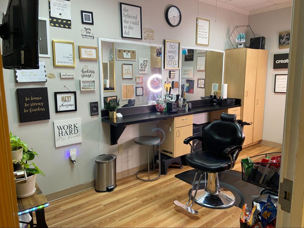 salon suite customization, salon branding, Hurst TX salon suites, beauty workspace design, Salon Suites of HEB is the top rated salon suites in Hurst. Offering beauty professionals the best Hurst salon studio to run their individual beauty business. Hair stylists, estheticians, massage therapists, and more can find the perfect home for their business at our Hurst salon suites. Salon suites in Hurst, Hurst salon suites for rent, salon studios for rent in Hurst, Hurst salon for rent. 