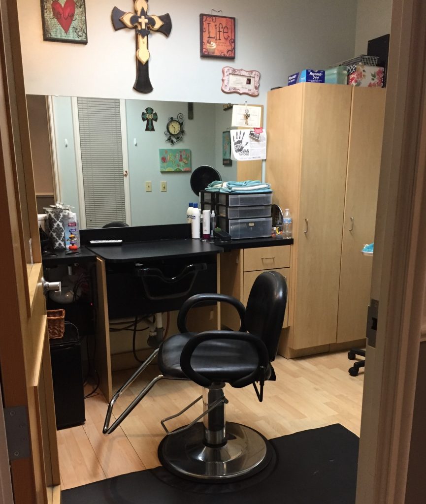 Booth rental vs salon suite ownership comparison for beauty career advancement, salon business growth, explore Hurst Salon opportunities at Salon Suites of HEB in Hurst Texas.